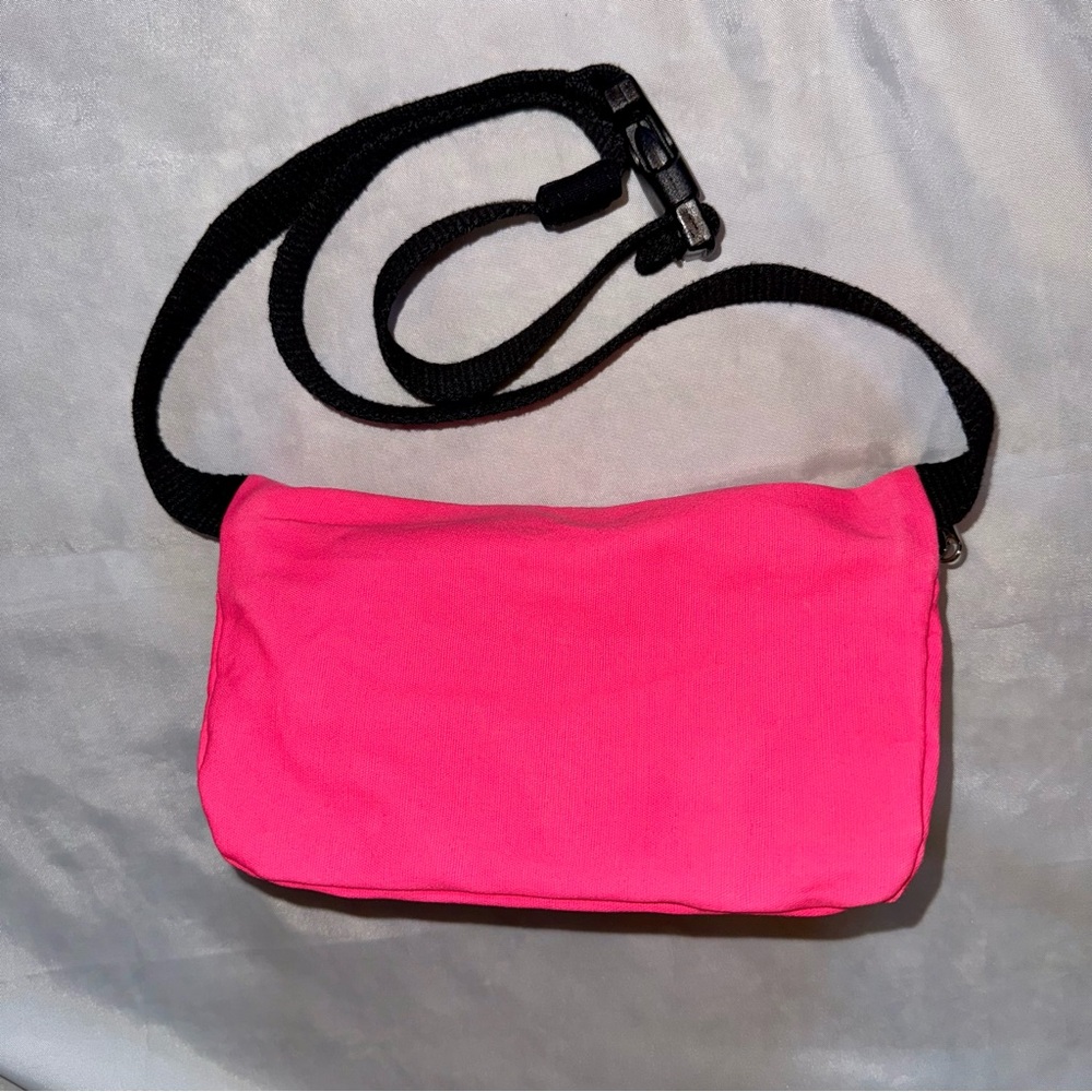 PINK Victoria's Secret Hot Pink White Black Fanny Pack WaistBelt SlingBag Y2K‎ - Picture 3 of 7